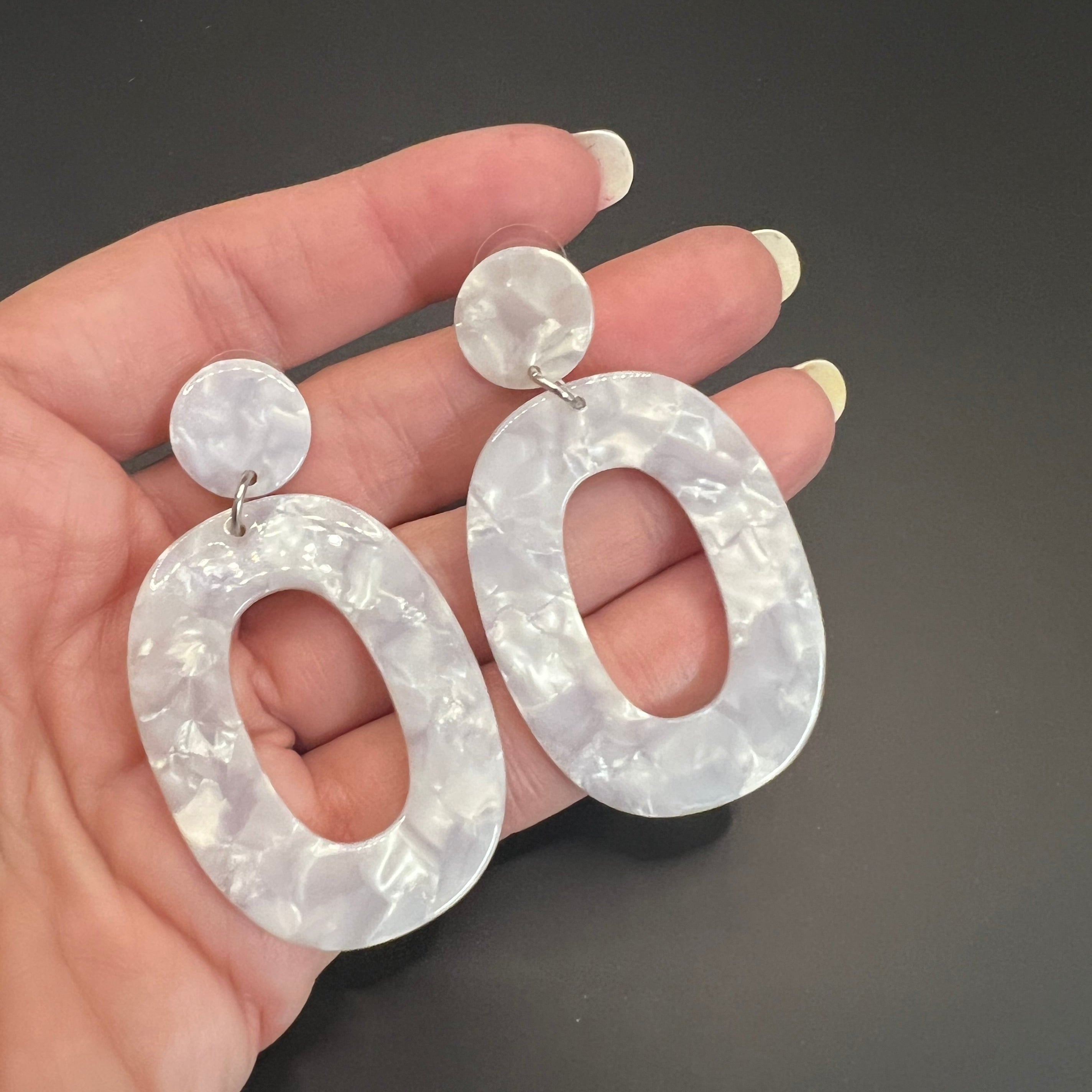 Ohrringe Kelly weiss