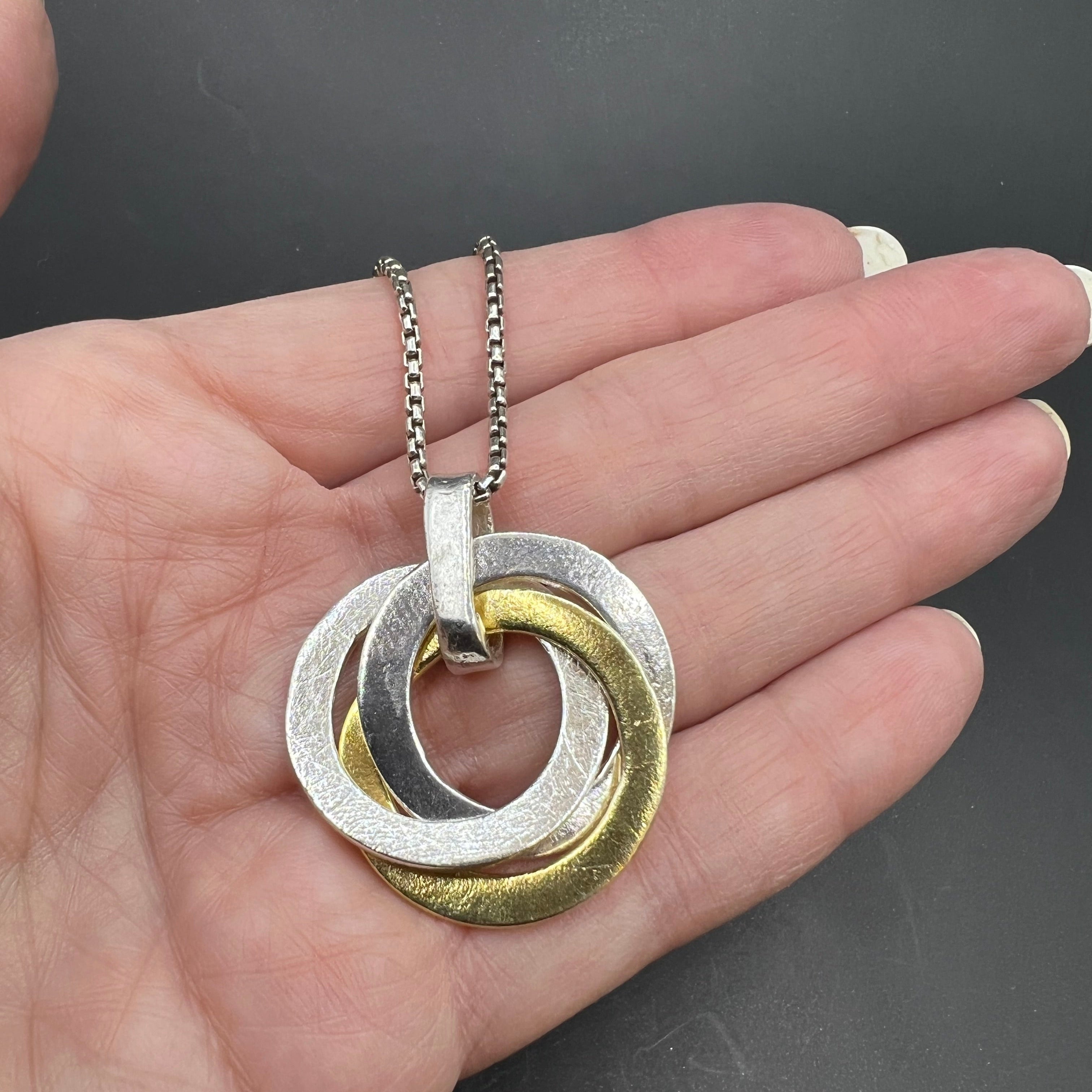 Silberanhaenger Trinity